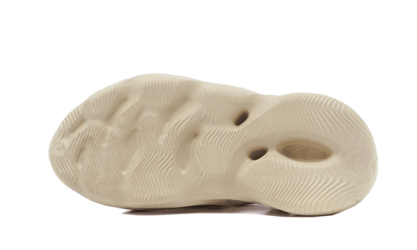 YEEZY FOAM RNNR SAND - imagine 3